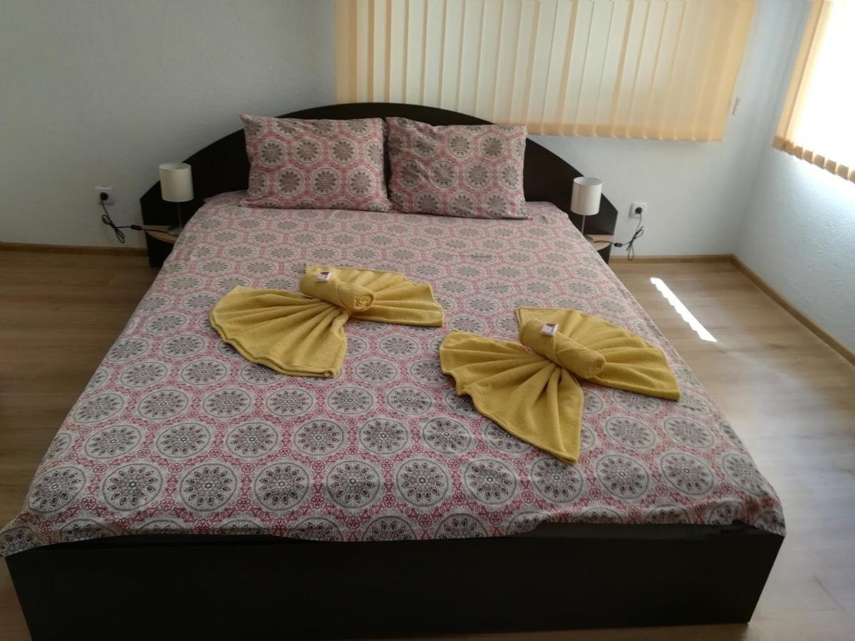Guest House Ganovi Калофер Экстерьер фото
